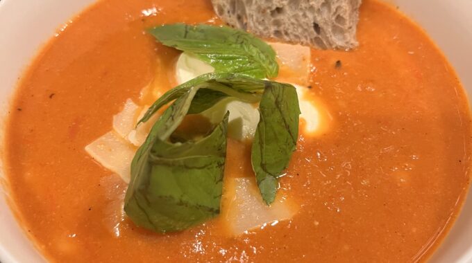 Simple Roasted Tomato & Cannellini Bean Soup 🍅✨